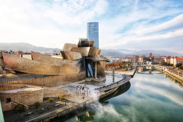 San Sebastián → Bilbao / Guggenheim y casco viejo - foto 1
