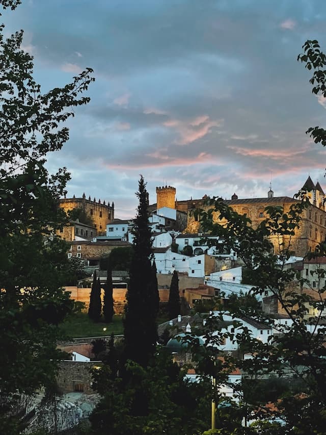 Salamanca → Cáceres / Tierra de conquistadores - foto 1