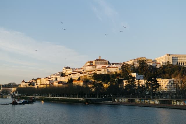 Salamanca → Coimbra / De España a Portugal universitario - foto 1