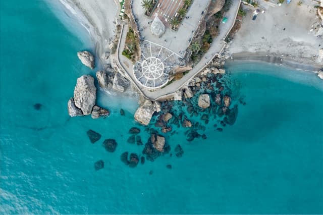 Málaga → Nerja / Acantilados y cuevas prehistóricas - foto 2