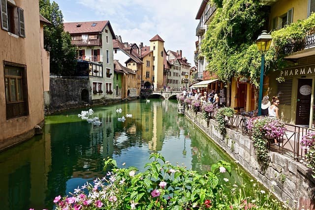 París → Annecy / Ruta panorámica hacia los Alpes - foto 1